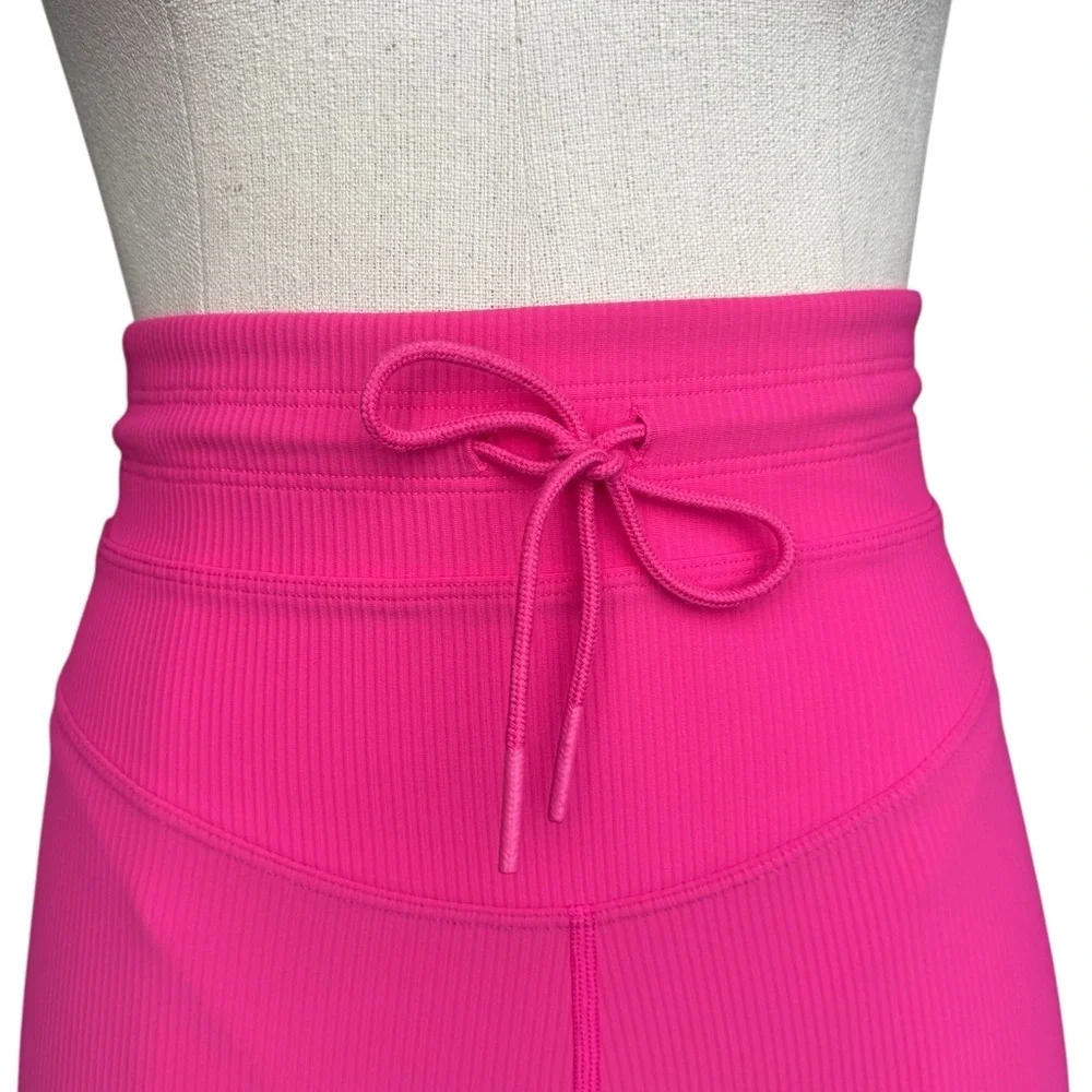 NWT Lorna Jane Flaunt it Rib Bike Short in Babin Pink Small - Picture 5 of 10